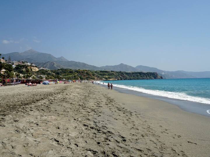 Strand Burriana in Nerja Strand Burriana