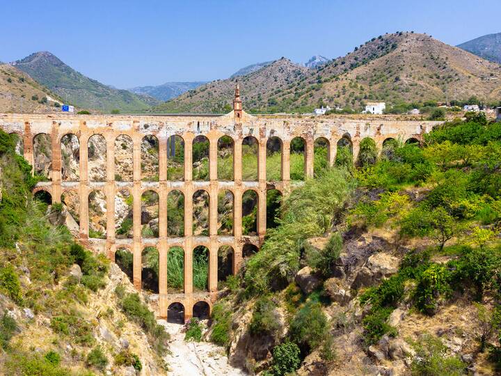 Aquädukt Águila in Nerja Aquädukt Nerja