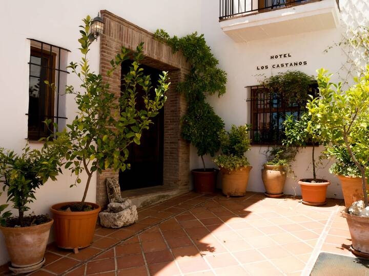 Hotel Los Castaños Cartajima