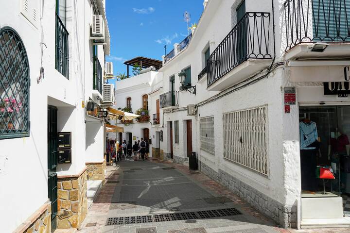 Die schmalen Gassen der Altstadt in Nerja Altstadt Nerja