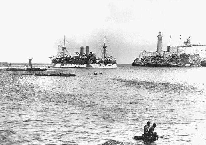 Die USS »Maine« im Hafen von Havanna Spanisch-amerikanischer Krieg