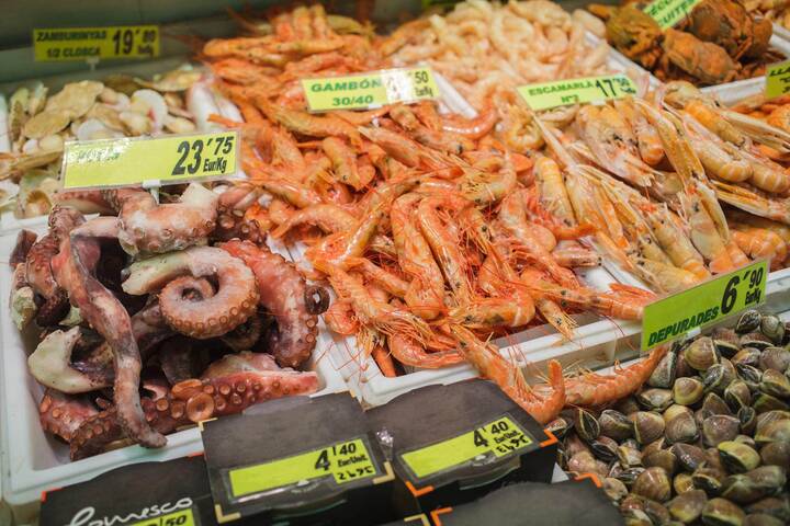 Spanien Supermarkt Fisch Meeresfrüchte