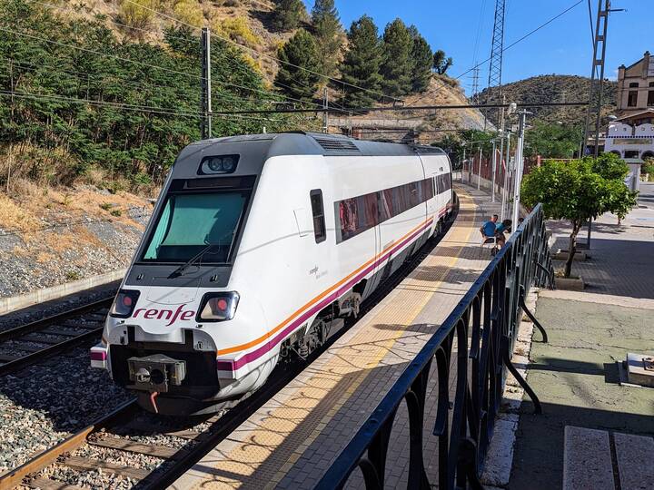 Spanien Media Distancia Zug