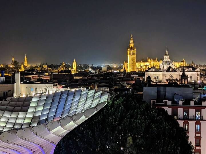 Sevilla bei Nacht