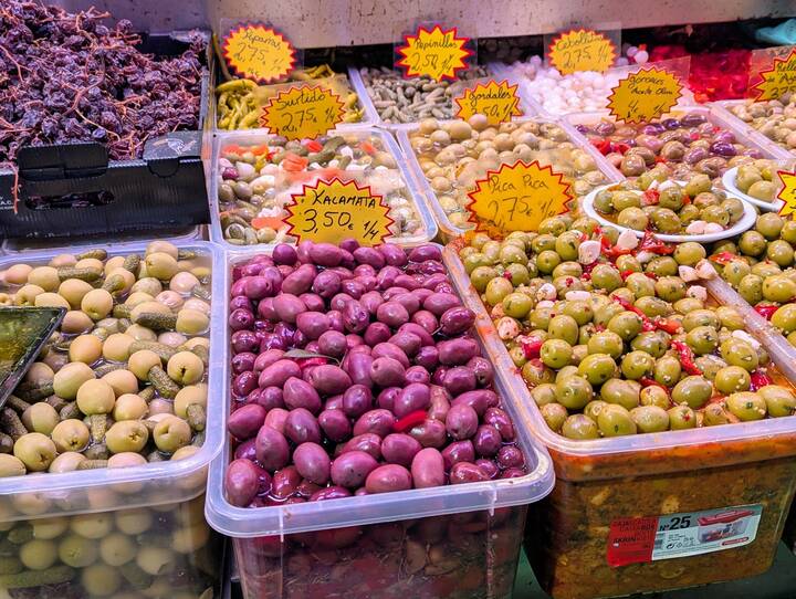 Málaga Markthalle Oliven
